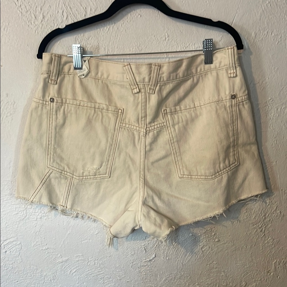 WE THE FREE PEOPLE  Women's Cream Distressed Denim Shorts - Picture 6 of 8